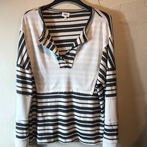 BKE Boho style pop over top. Size XL